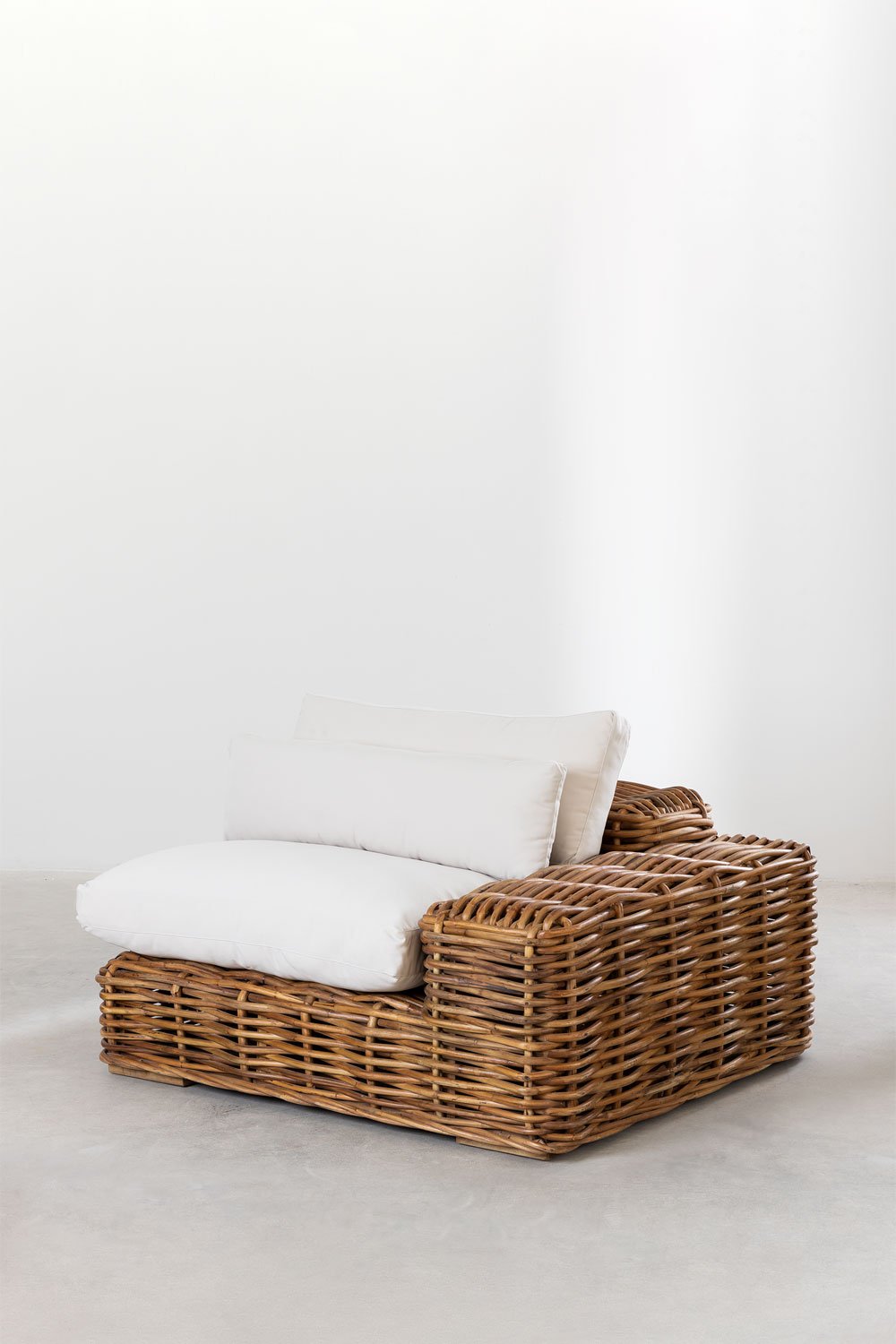 Divano componibile chaise longue sinistro 3 pezzi e pouf in rattan Milu
