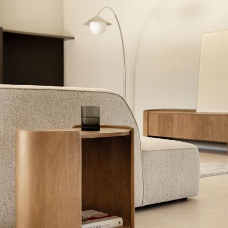 Tavolino ovale 50x35 cm in legno di mango Sidney