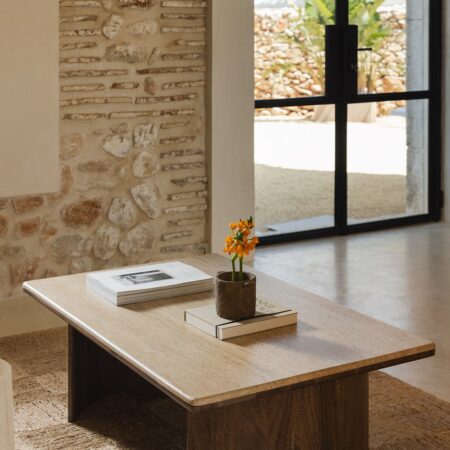 Tavolino rettangolare 110x70 cm in travertino e legno di acacia Casilda