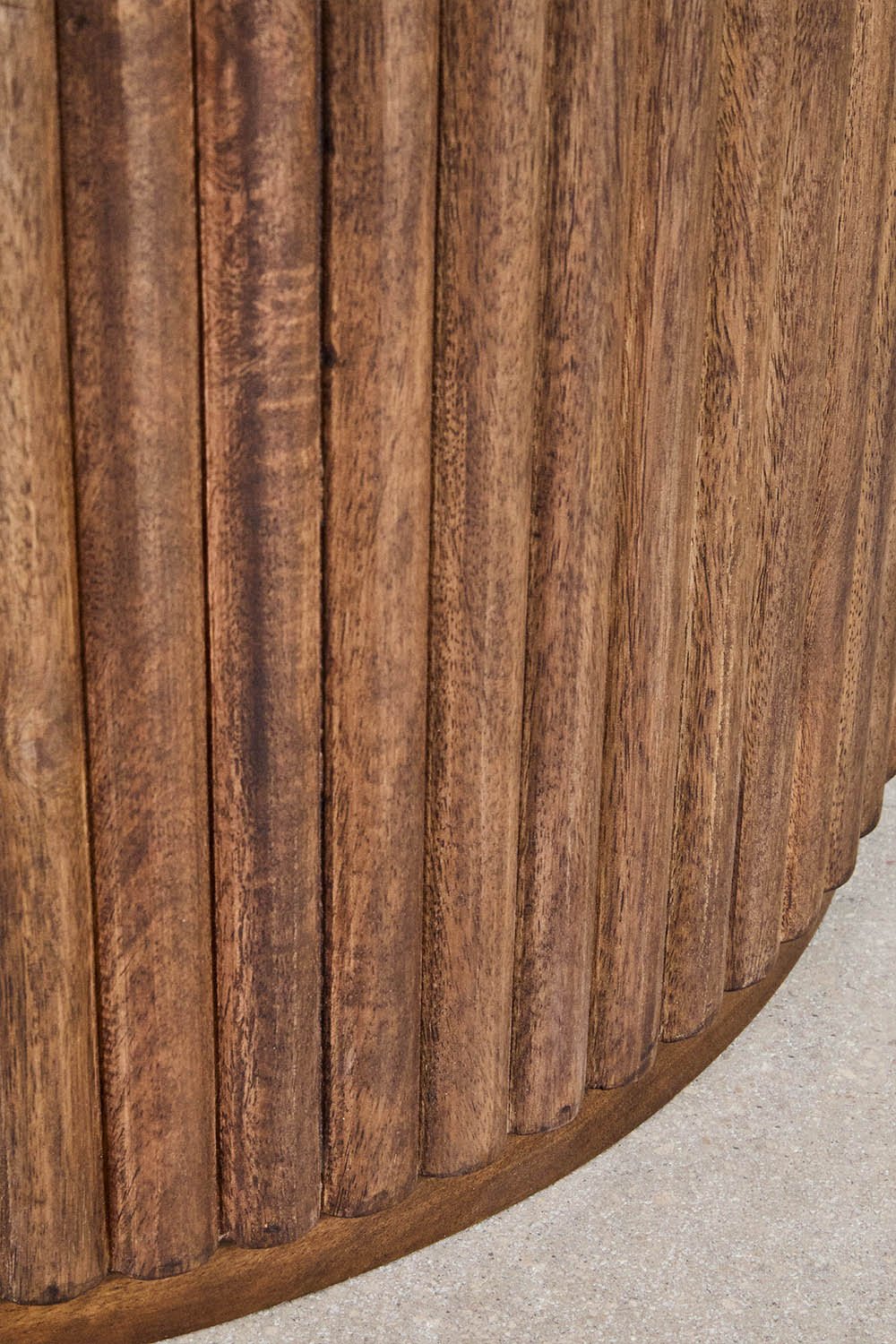 Tavolino rotondo Ø90 cm in marmo e legno di mango Giselda