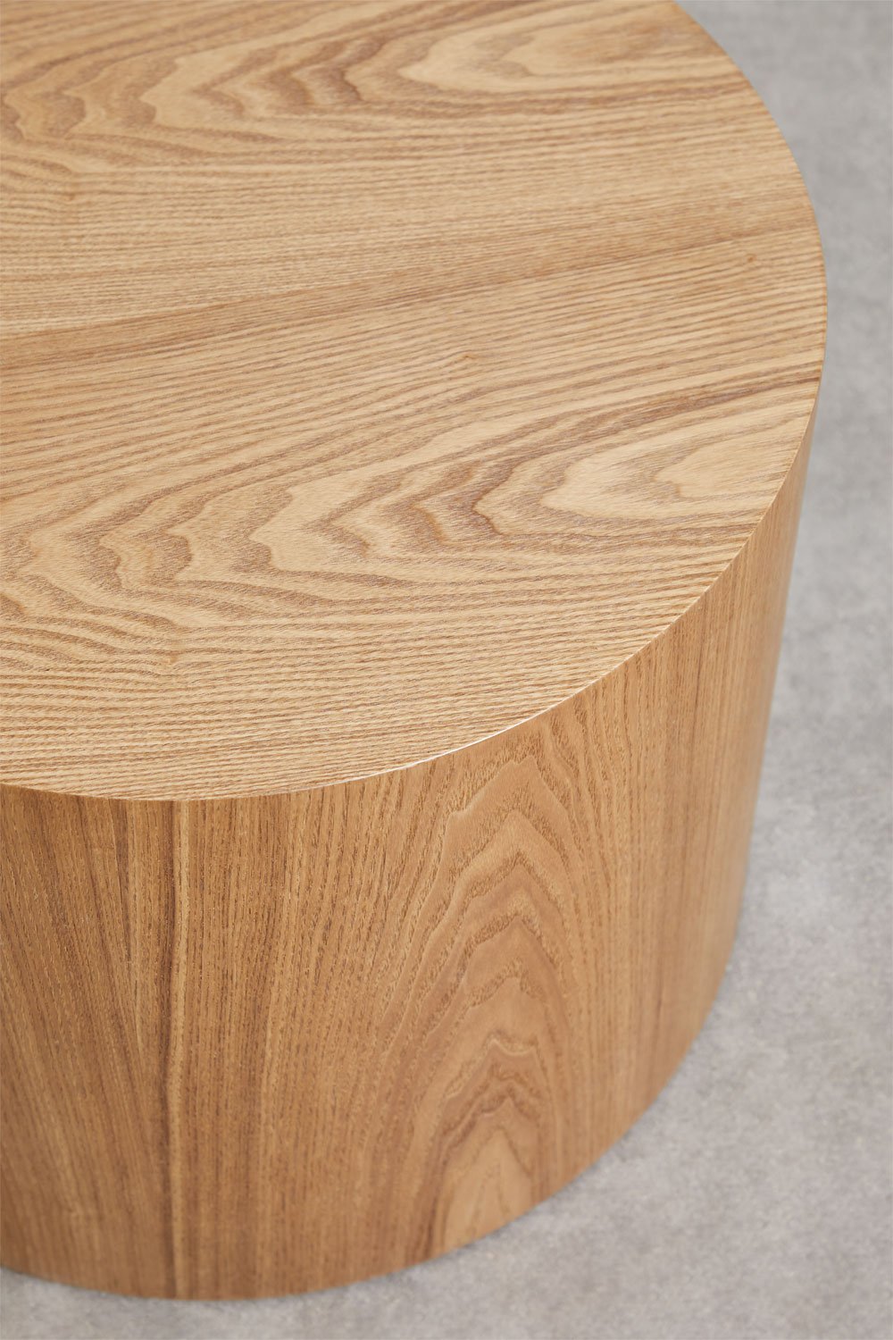 Tavolino rotondo in MDF e impiallacciatura di frassino (Ø50 cm) Lily