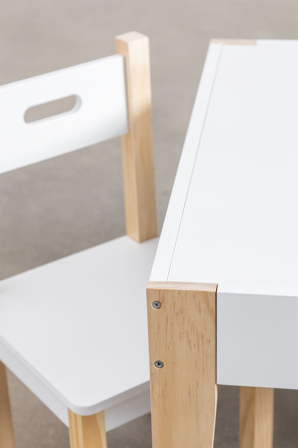 Set da tavolo lavagna con contenitore e 2 sedie in legno Belfy Kids