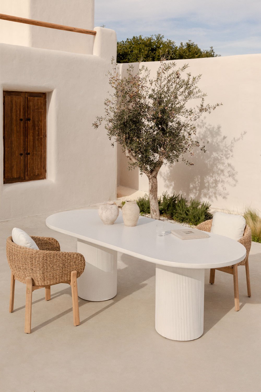 Tavolo da giardino ovale 220x100 cm in cemento Velia