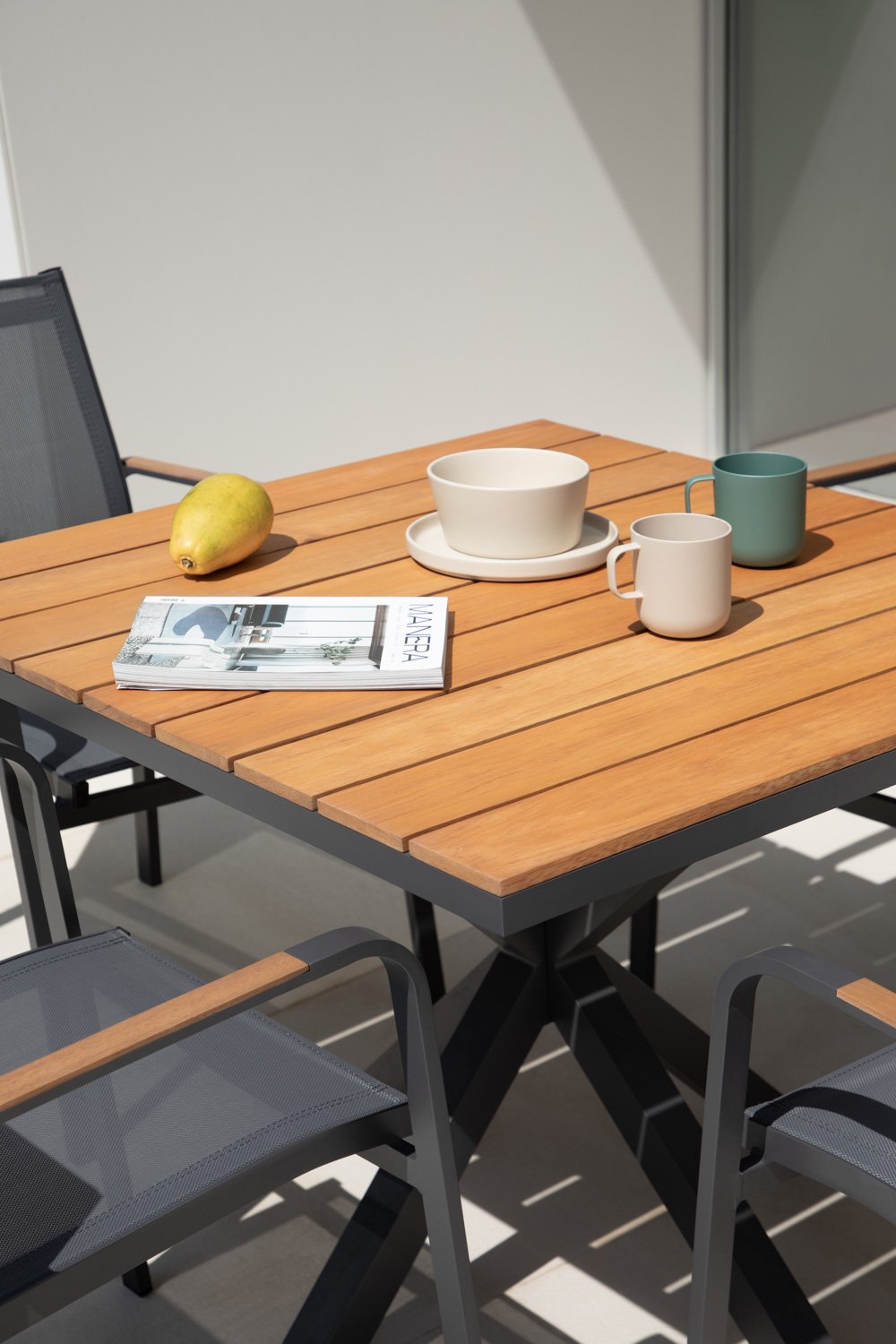 Tavolo da giardino quadrato 90x90 cm in legno di eucalipto e alluminio Archer