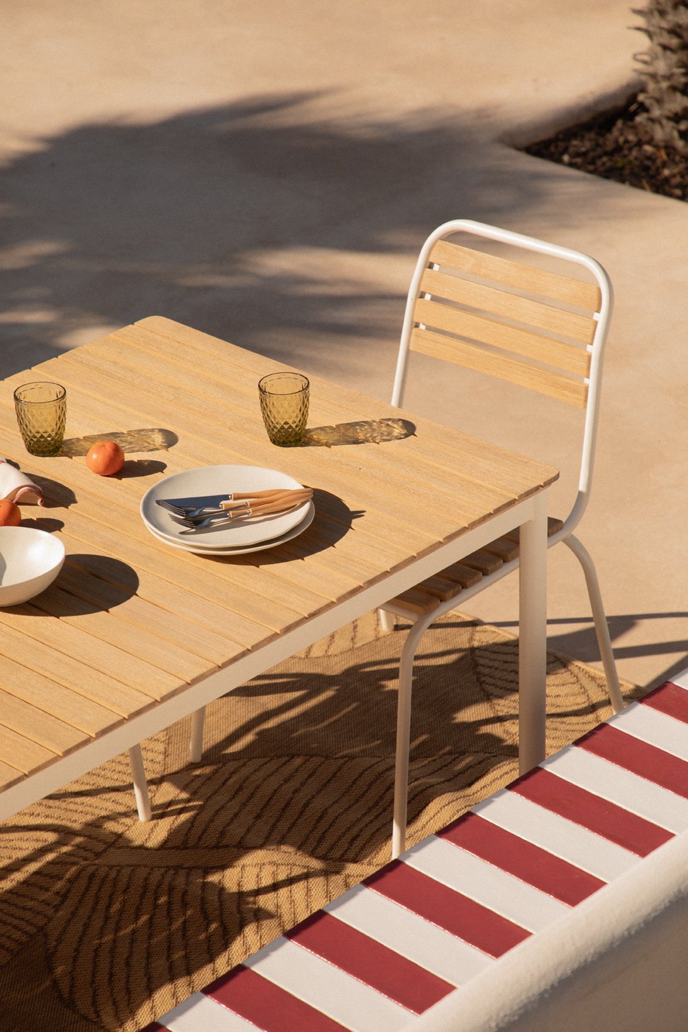 Tavolo da giardino rettangolare 160x90 cm in acciaio e legno di acacia Artus