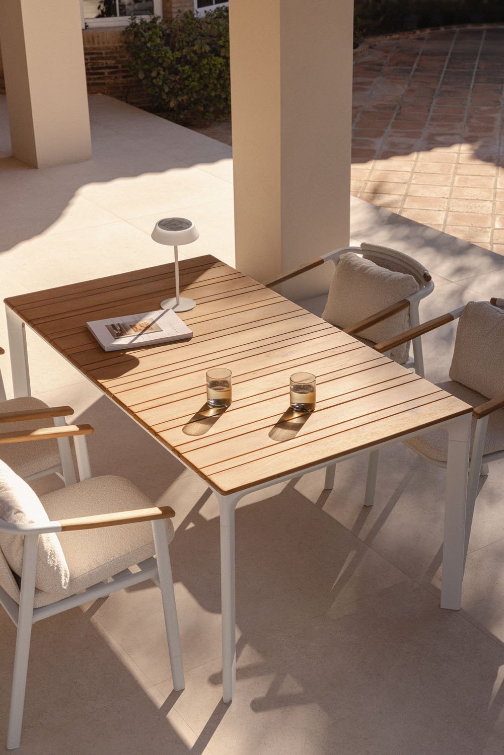 Tavolo da giardino rettangolare 160x90 cm in alluminio e legno di teak Katiana