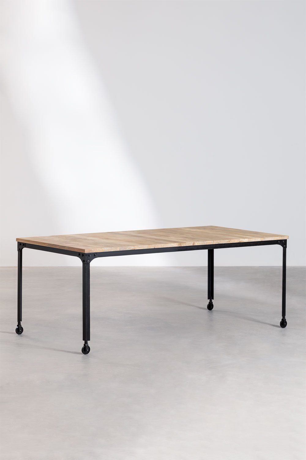 Tavolo da pranzo rettangolare con ruote in legno riciclato e acciaio (200x100 cm) Nika