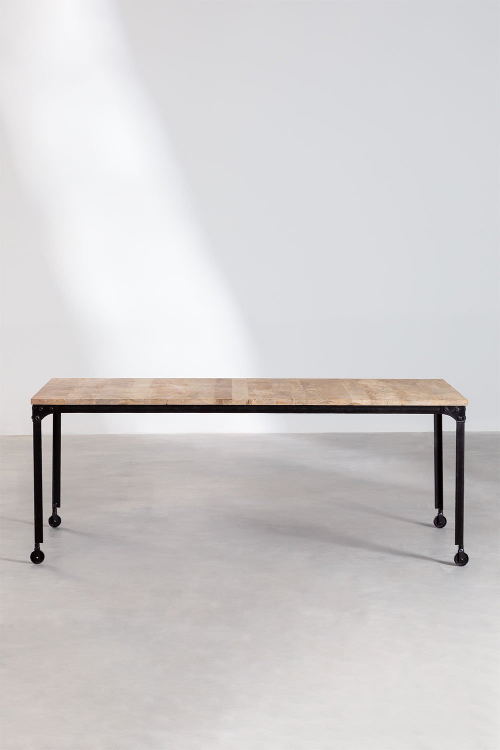 Tavolo da pranzo rettangolare con ruote in legno riciclato e acciaio (200x100 cm) Nika