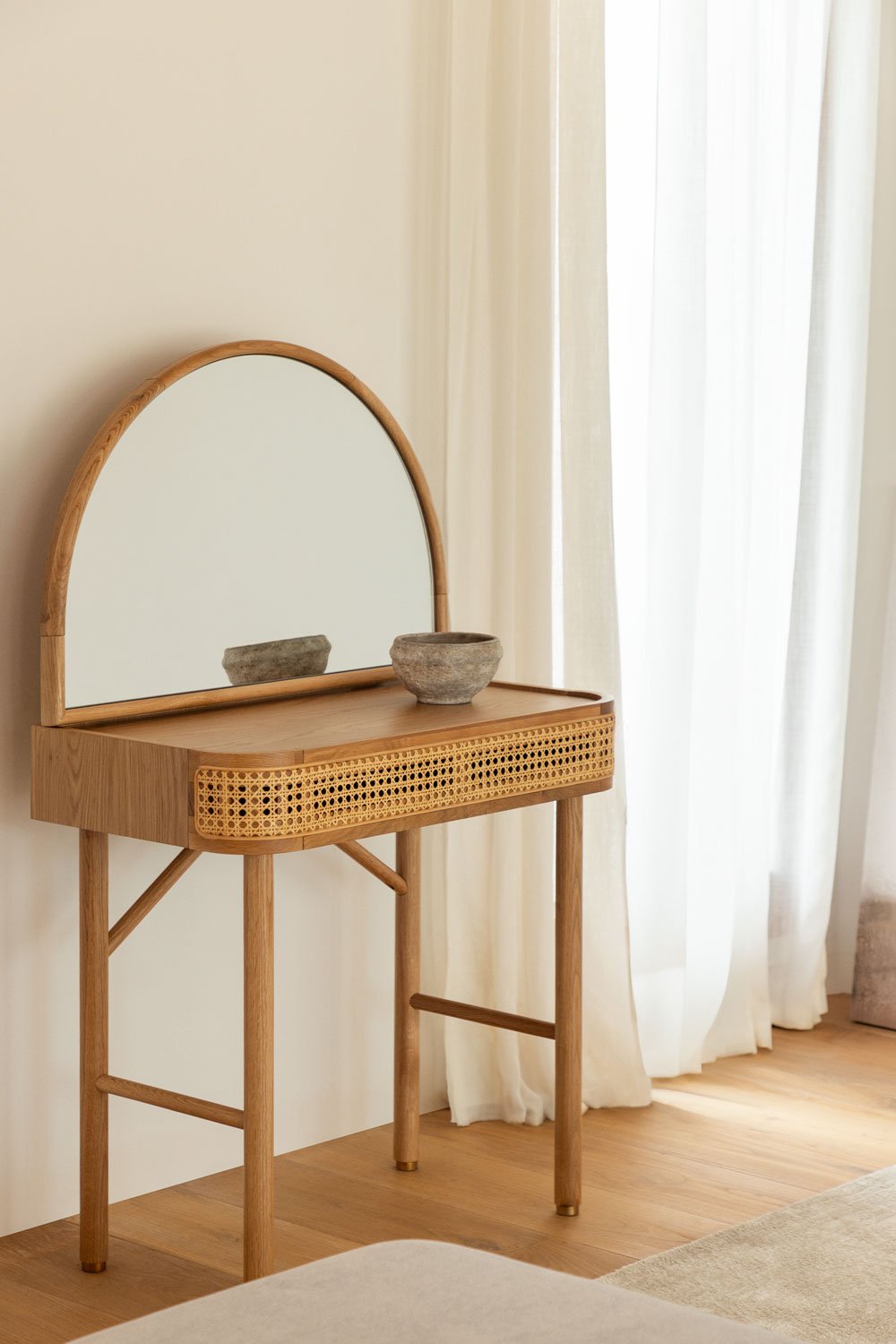 Toeletta impiallacciata in rovere con specchio Edwina