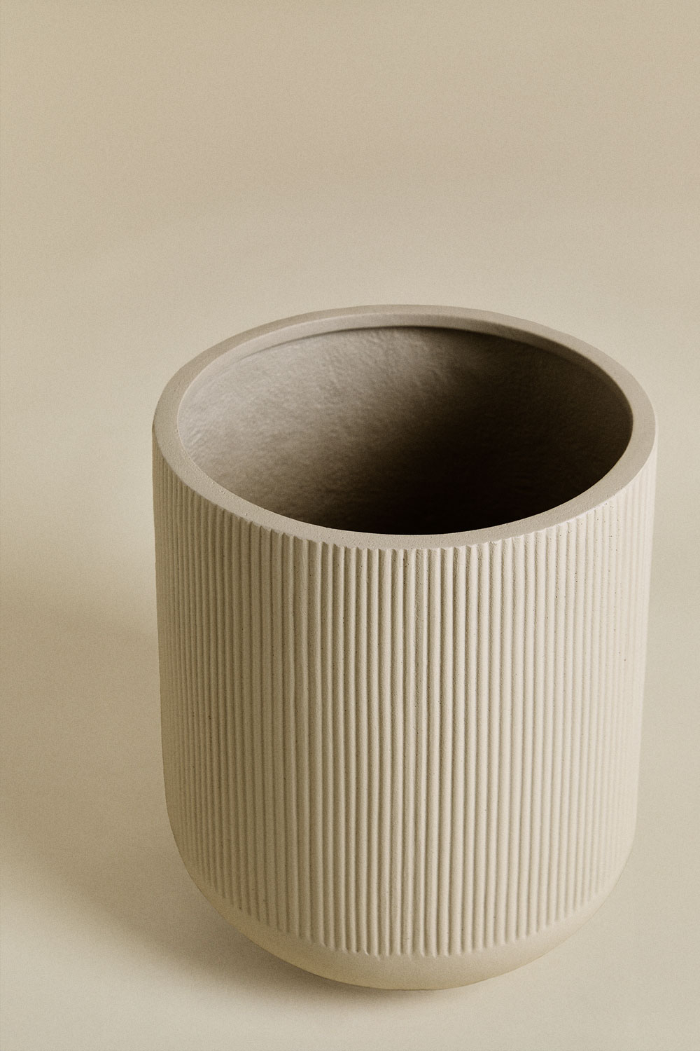 Vaso in polystone Raiden