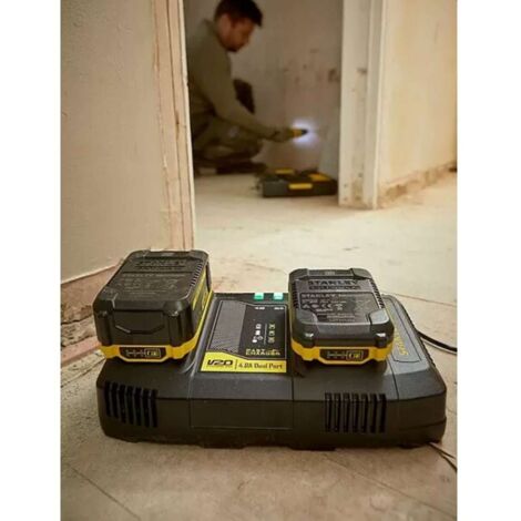 Stanley Accessori - Caricabatterie da 4A con 2 porte, per batterie da 18 V SFMCB24-QW