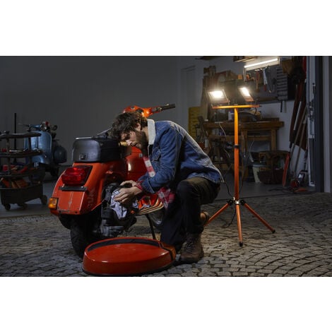 LEDVANCE Lampada da lavoro LED, Lampada da esterno, WORKLIGHTS - TRIPOD / 40 W, 220…240 V, Ampiezza fascio luminoso: 120°, Bianco freddo, 4000 K, Materiale: Aluminum/Steel, IP65