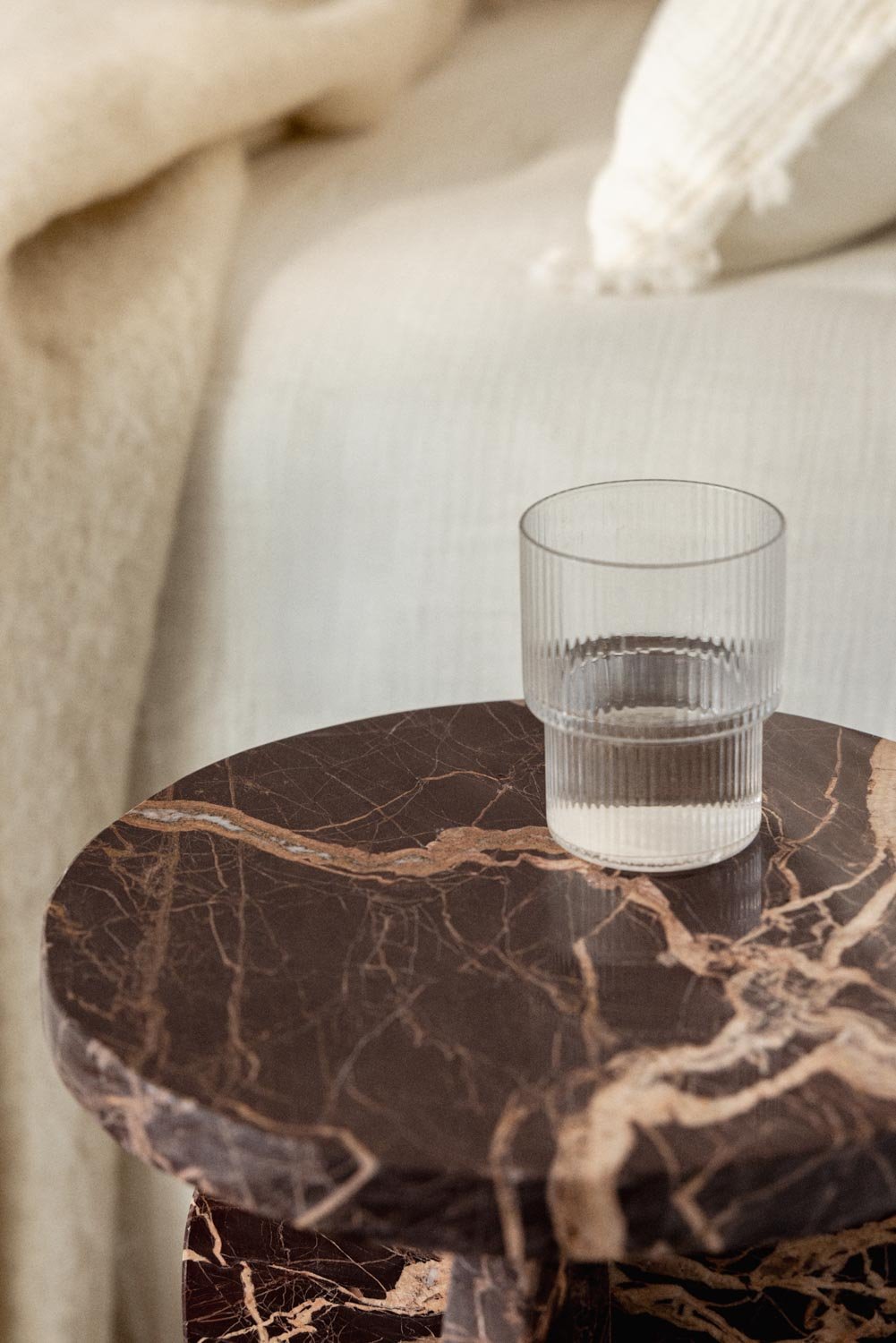 Comodino rotondo Ø30 cm in marmo Graham