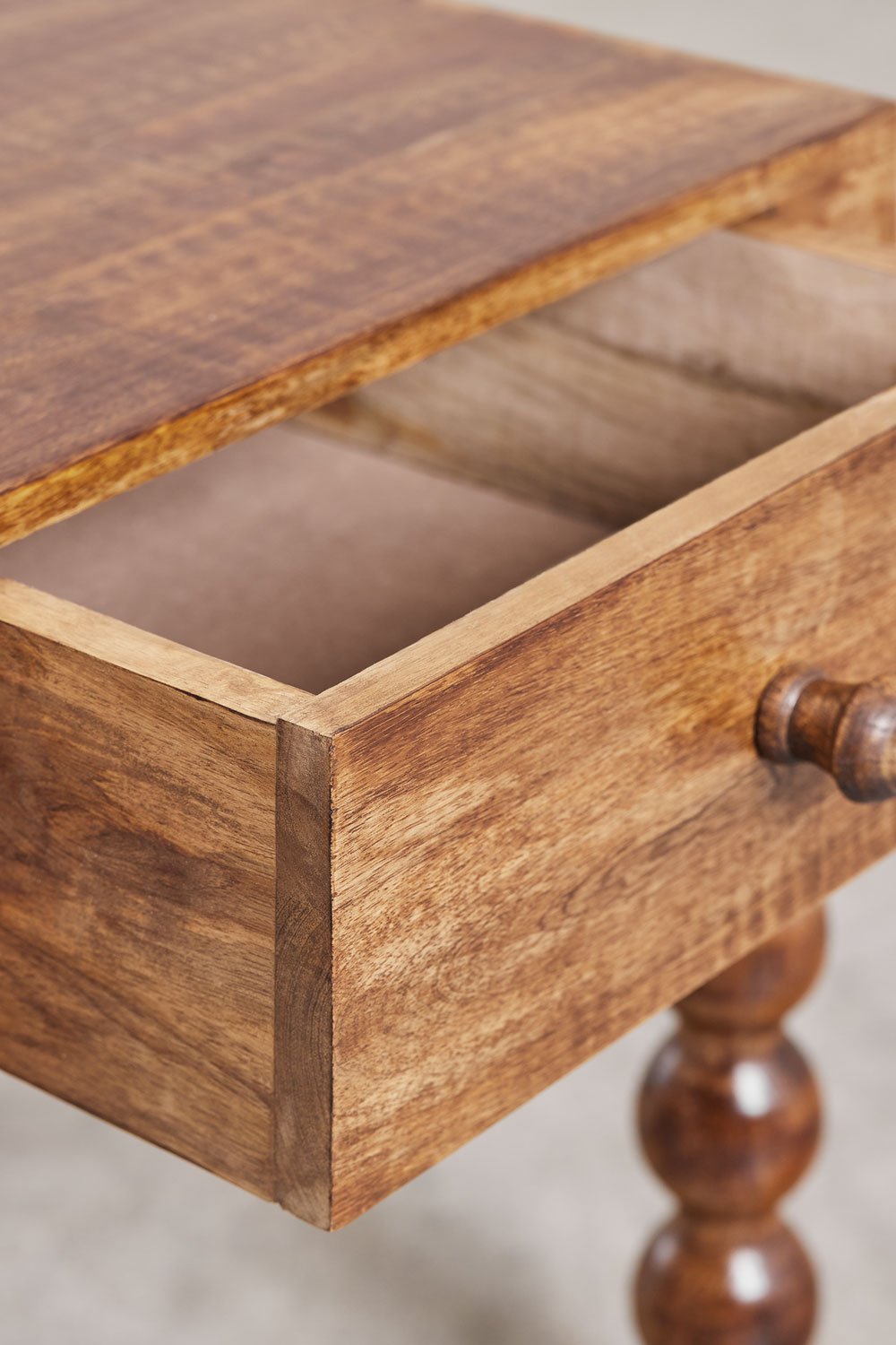 Comodino 45x50 cm in legno di mango Tessaia