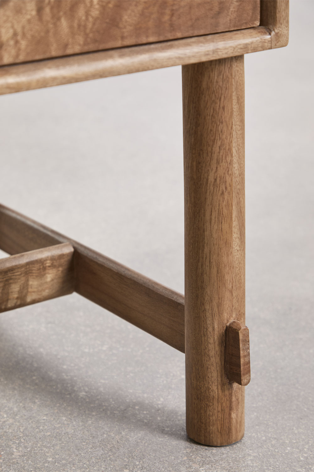 Confezione da 2 comodini 45x45 cm in legno di mango Aloma