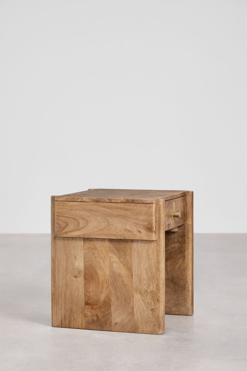 Confezione da 2 comodini 45x45 cm in legno di mango Antonela