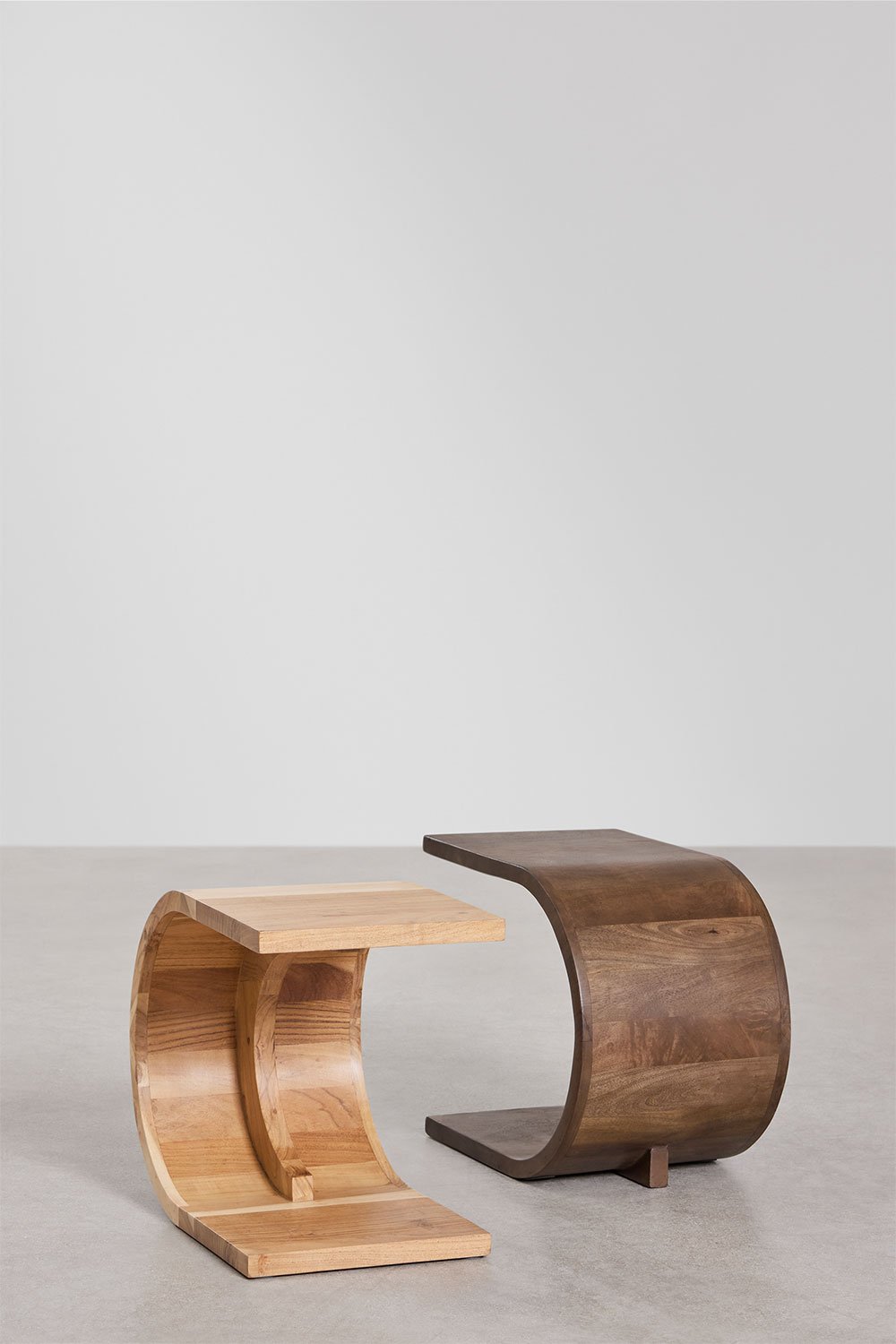 Confezione da 2 comodini Rigi in legno, 45x30 cm