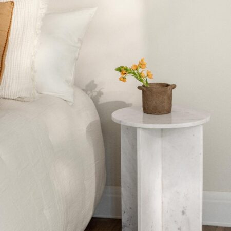 Confezione da 2 comodini rotondi Ø35 cm in marmo Mencia