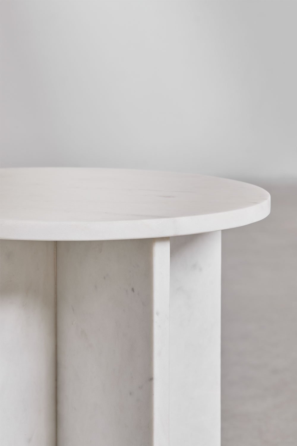 Confezione da 2 comodini rotondi Ø35 cm in marmo Mencia