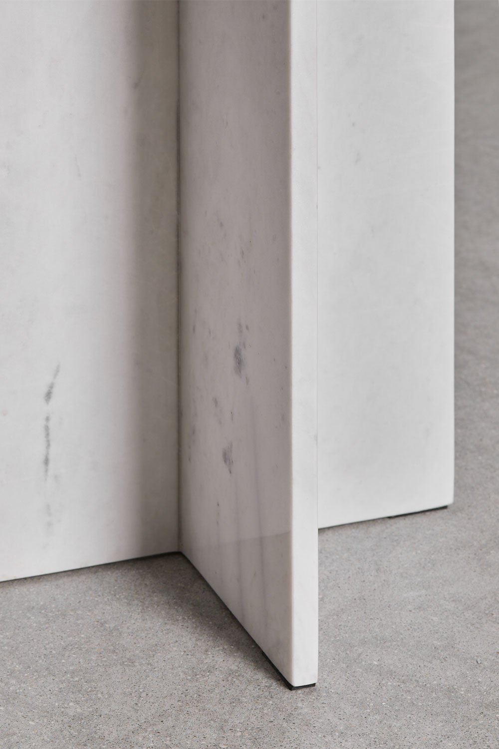 Confezione da 2 comodini rotondi Ø35 cm in marmo Mencia