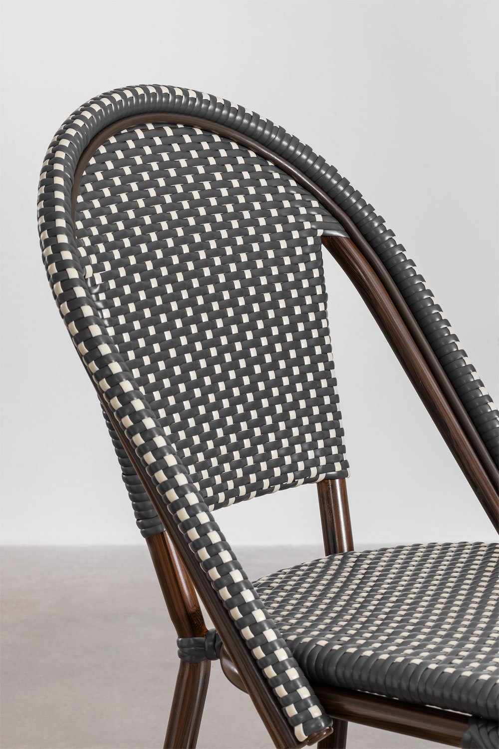 Confezione da 2 sgabelli alti con schienale in alluminio e rattan sintetico Brielle Bistro
