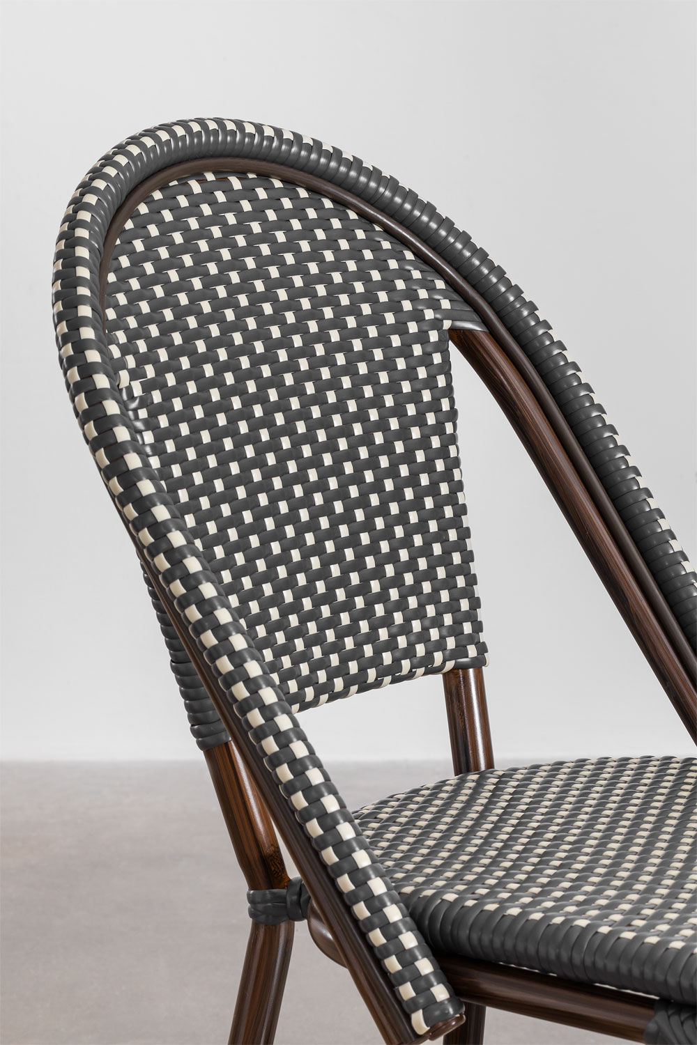 Confezione da 4 sgabelli da giardino alti impilabili con schienale in alluminio e rattan sintetico Brielle Bistro