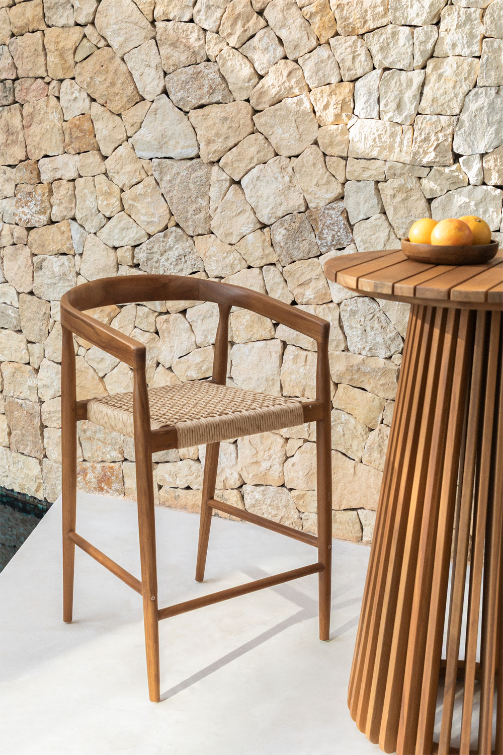 Confezione da 4 sgabelli alti da giardino in legno di teak (65 cm) Visby