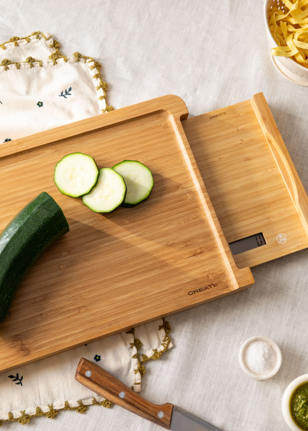 CREATE - BOARD SCALE BAMBOO - Tagliere da cucina con bilancia integrata