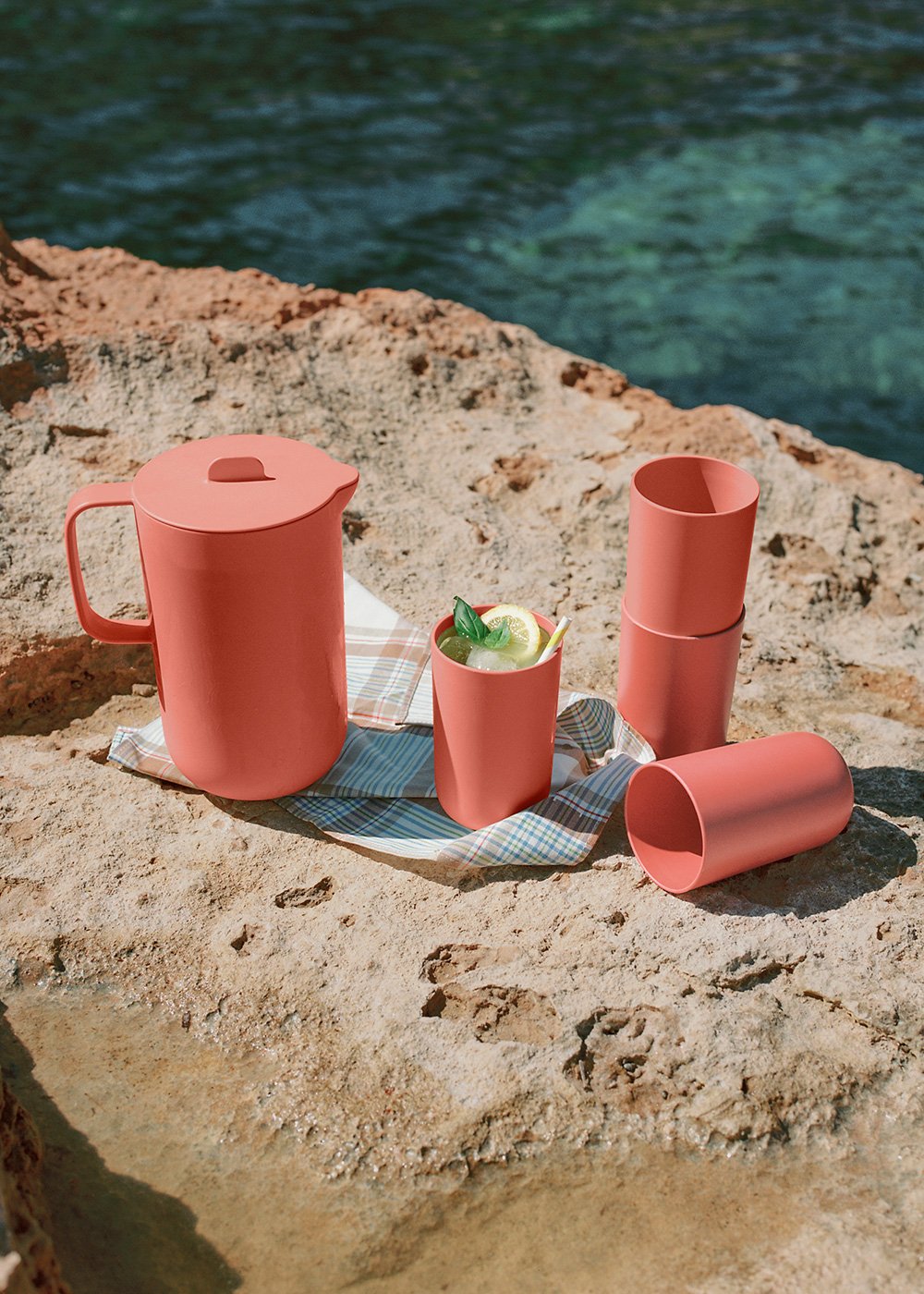 CREATE - KITCHENWARE OUTDOOR ECO - Set di brocca da 2 L e 4 bicchieri da 500 ml
