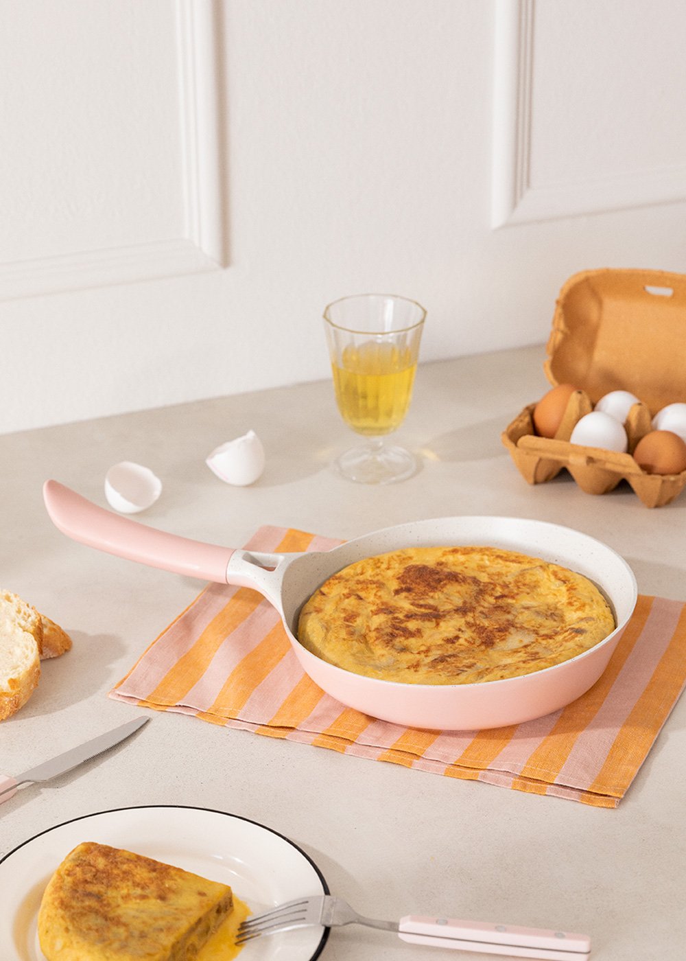 CREATE - PAN STUDIO - Padella in alluminio fuso con manico in bachelite