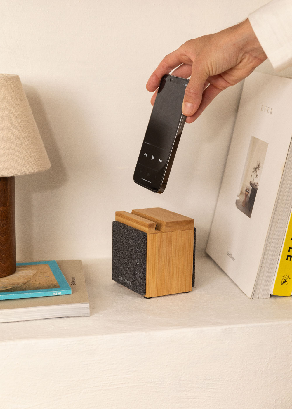 CREATE - SPEAKER MINI PRO BAMBOO - Altoparlante Speaker Bluetooth in bambù con supporto per smartphone