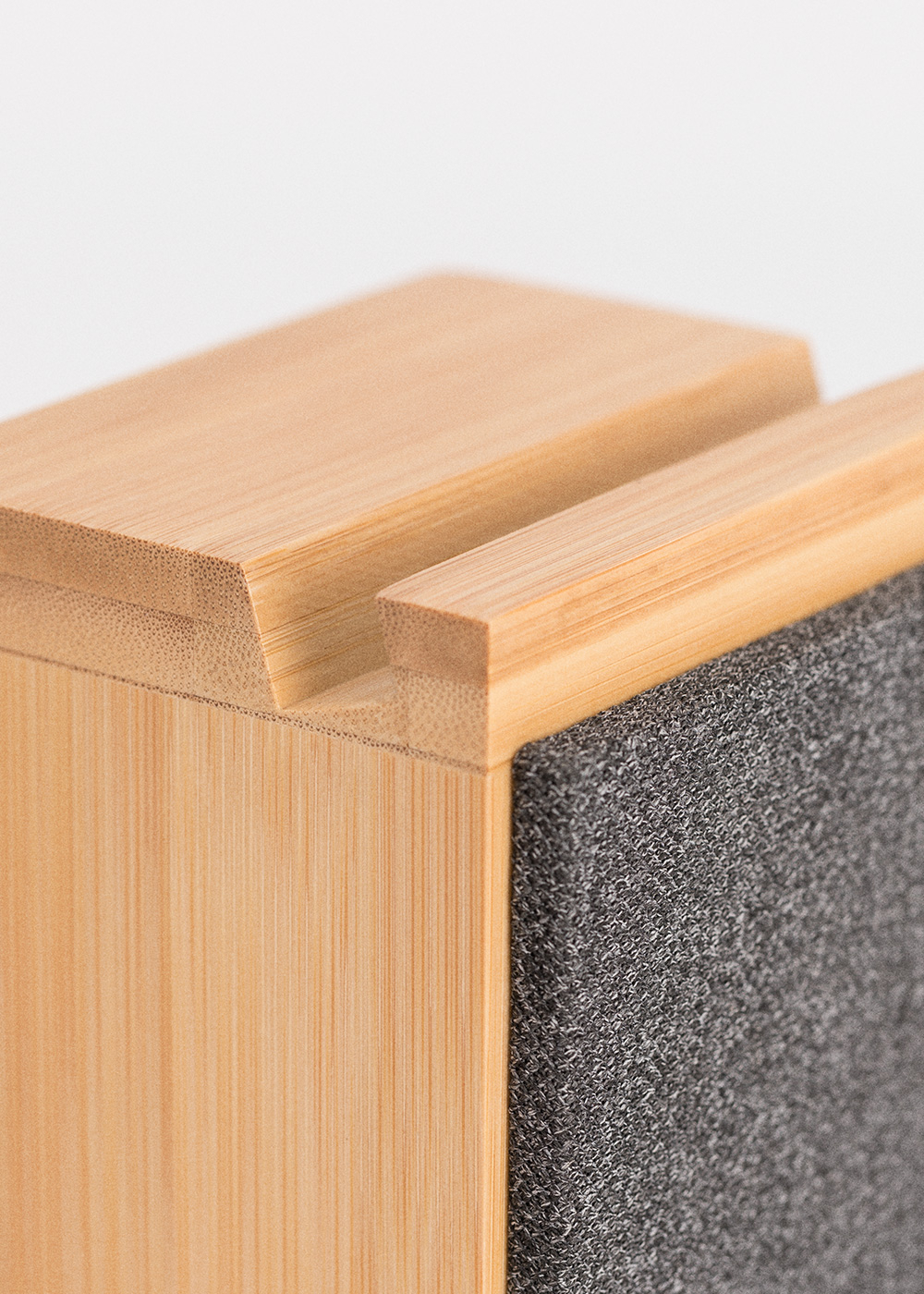 CREATE - SPEAKER MINI PRO BAMBOO - Altoparlante Speaker Bluetooth in bambù con supporto per smartphone