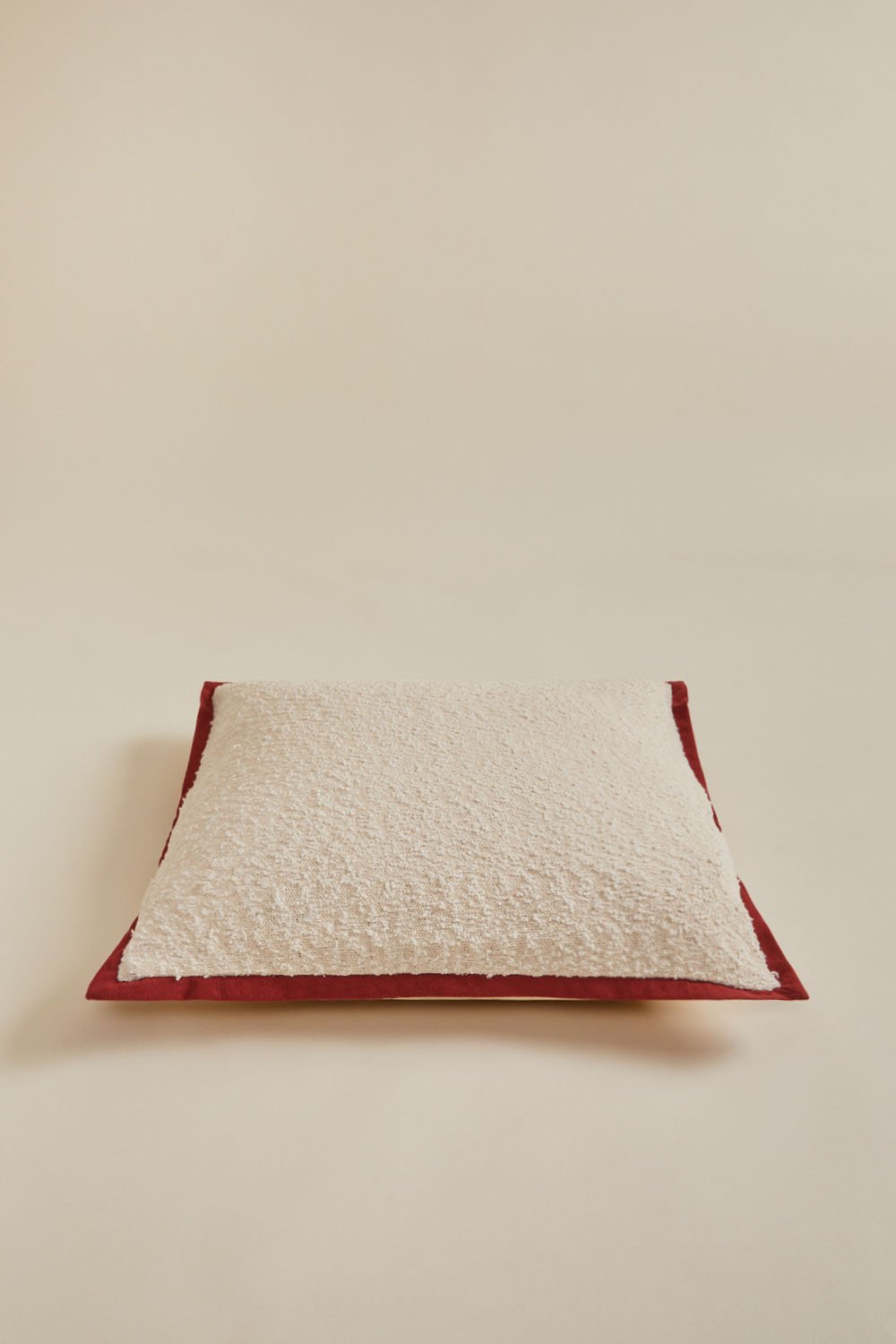 Cuscino quadrato in tessuto bouclé (45x45 cm) Renildo