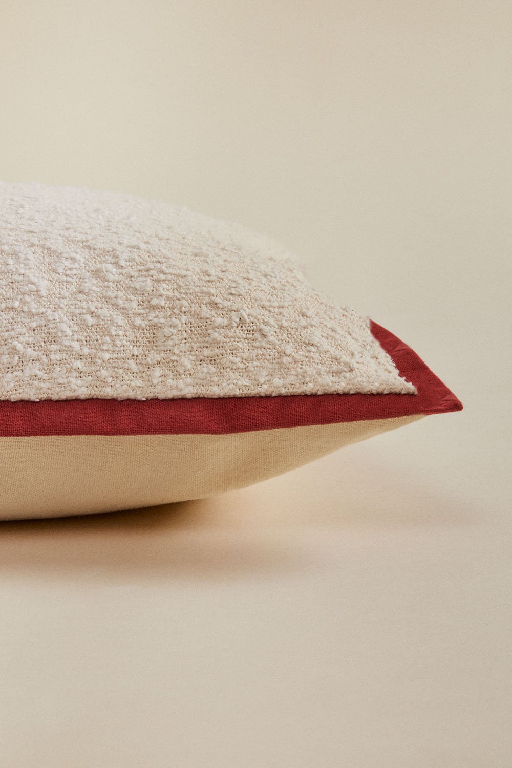 Cuscino quadrato in tessuto bouclé (45x45 cm) Renildo