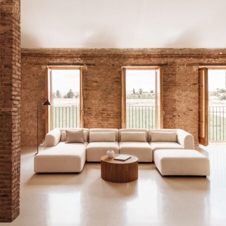 Divano componibile chaise longue sinistra in 4 pezzi con pouf Fogler