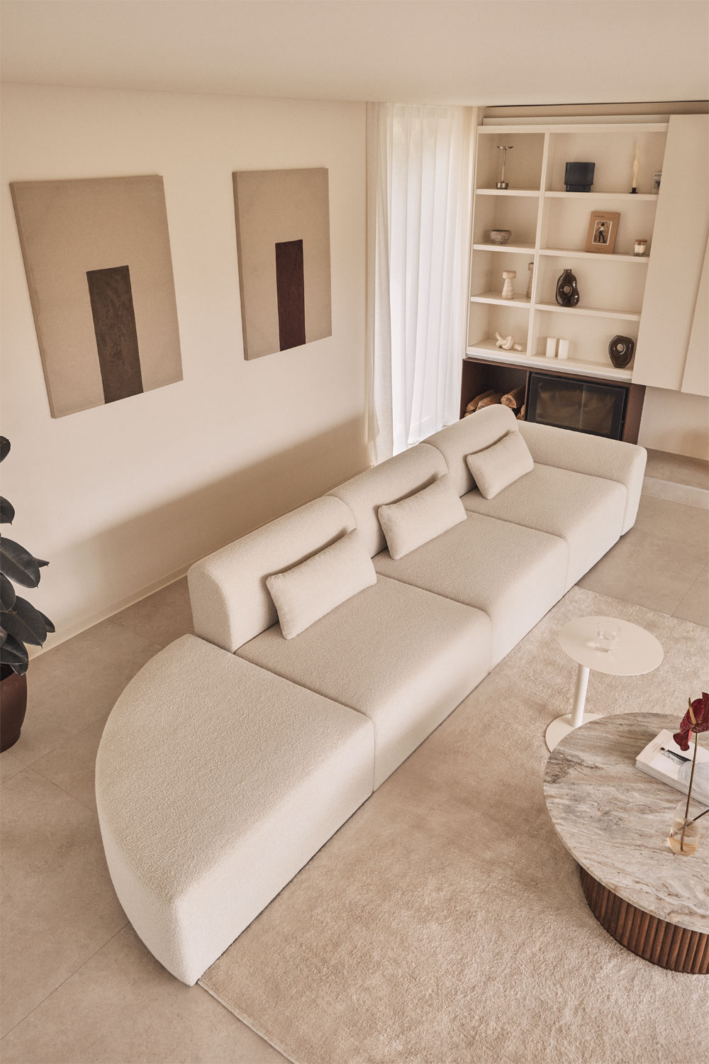 Divano componibile angolare destro in 3 pezzi con pouf triangolare in shearling Borjan