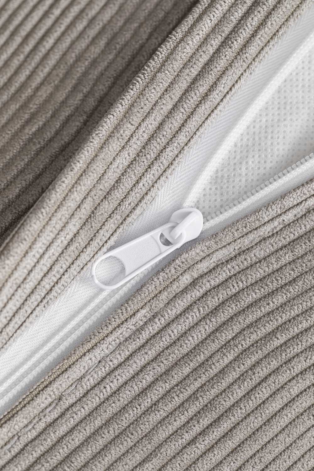 Divano componibile angolare in 2 pezzi con chaise longue sinistra e pouf Fogler
