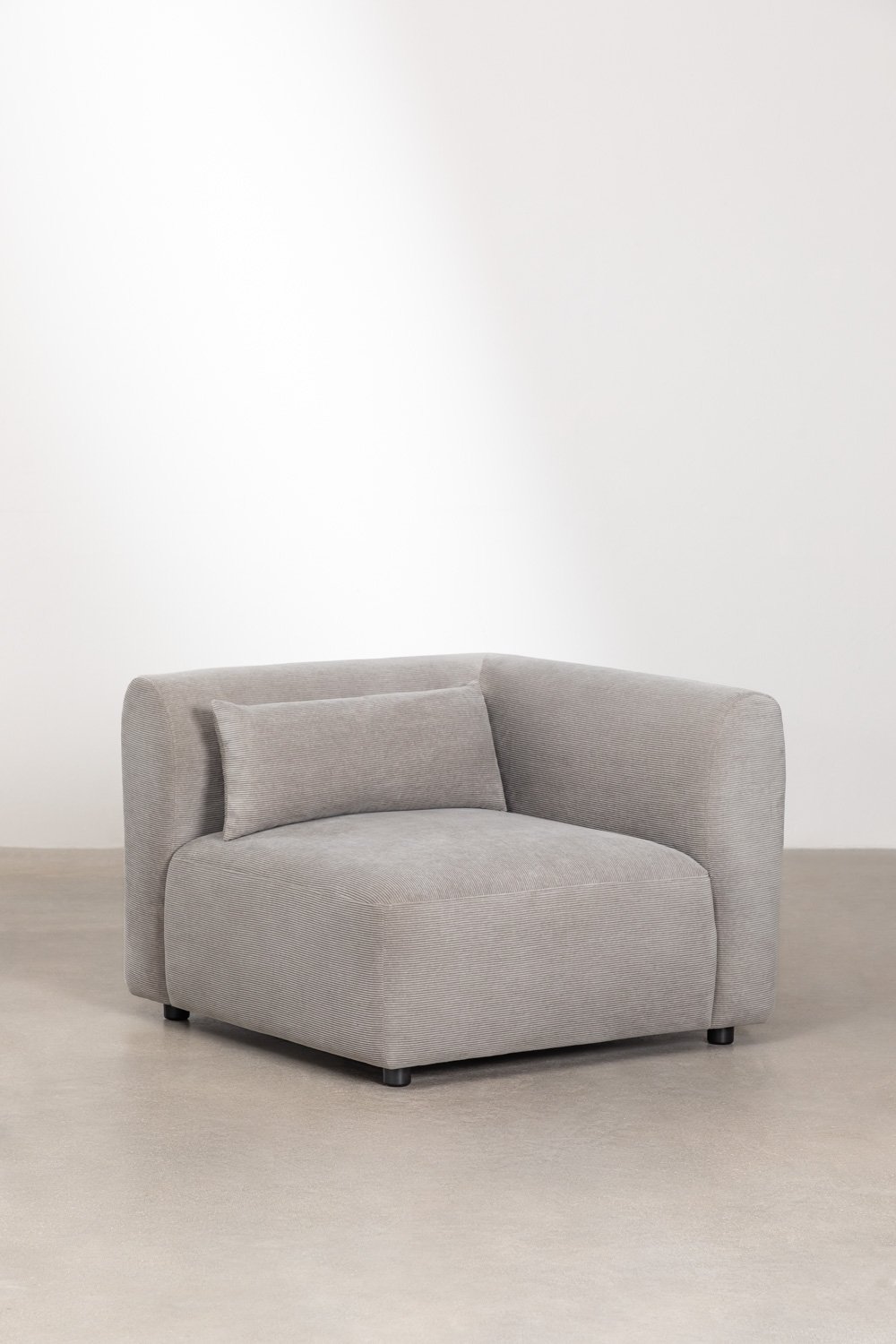 Divano componibile angolare in 2 pezzi con chaise longue sinistra e pouf Fogler