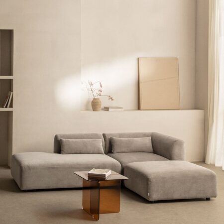 Divano componibile angolare in 2 pezzi con chaise longue sinistra e pouf Fogler