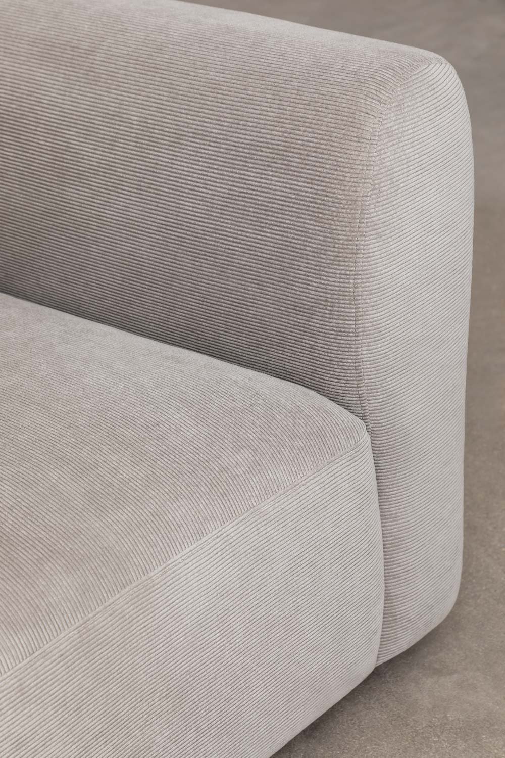 Divano componibile angolare in 2 pezzi con chaise longue sinistra e pouf Fogler