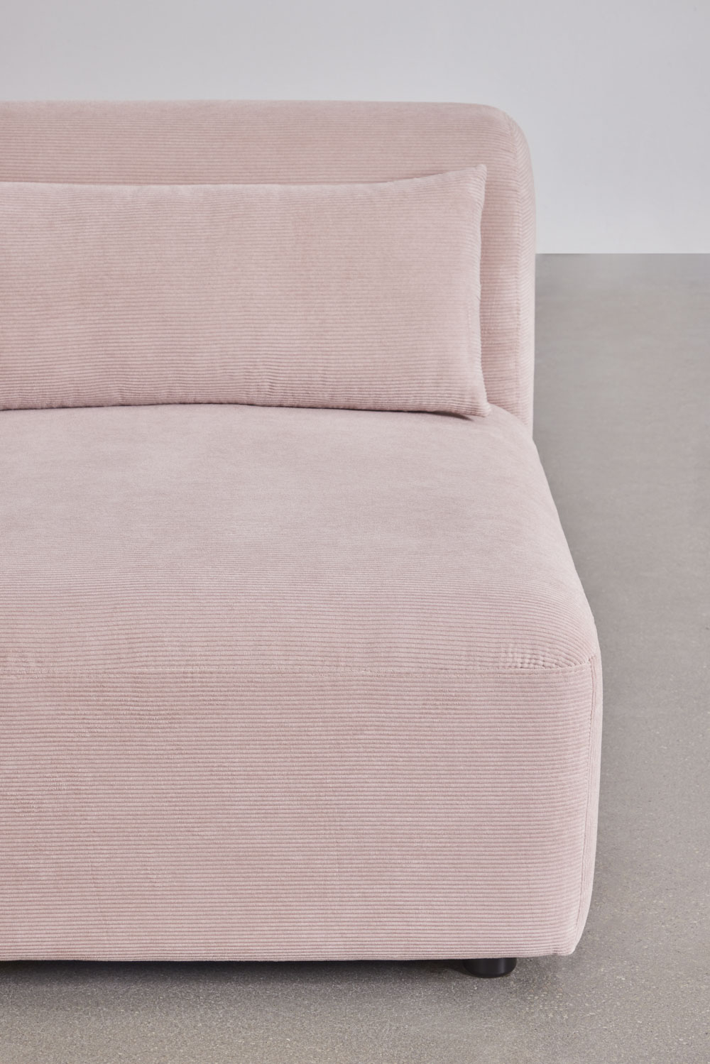 Divano componibile angolare in 4 pezzi con chaise longue sinistra e pouf Fogler