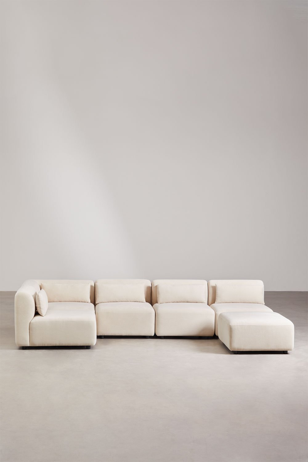 Divano componibile angolare in 5 pezzi con pouf Fogler