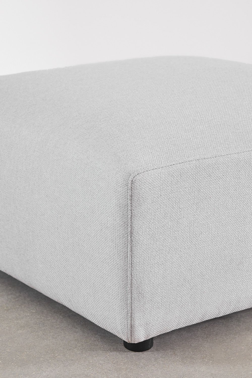 Sofà modulare angolare sinistro a 3 pezzi con bracciolo alto e pouf (↔︎370 cm) Bruna