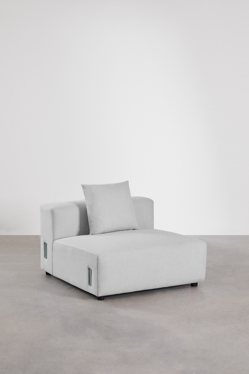 Sofà modulare angolare sinistro a 3 pezzi con bracciolo alto e pouf (↔︎450 cm) Bruna