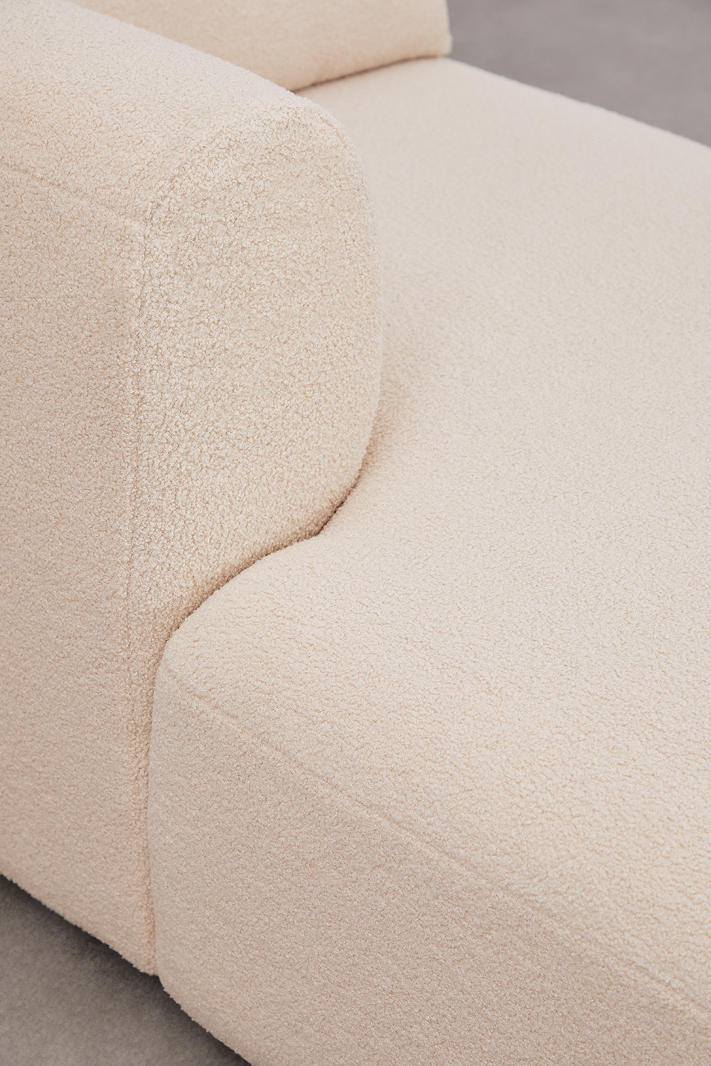 Divano componibile chaise longue angolare sinistro in 4 pezzi con chaise e puff Fogler