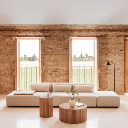 Divano componibile in 3 pezzi con chaise longue sinistra e pouf Fogler