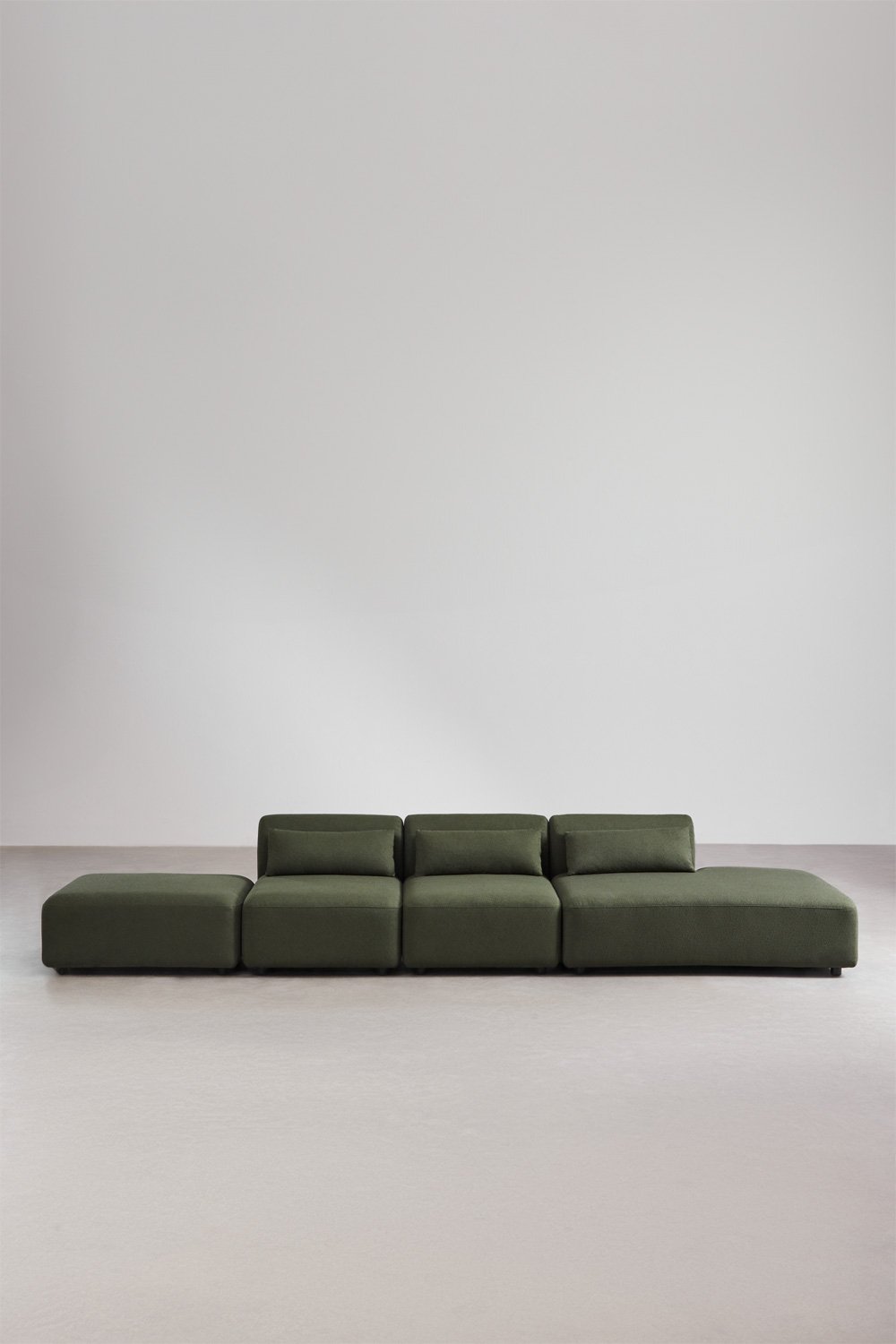 Divano componibile in 3 pezzi con chaise longue destra e pouf Fogler