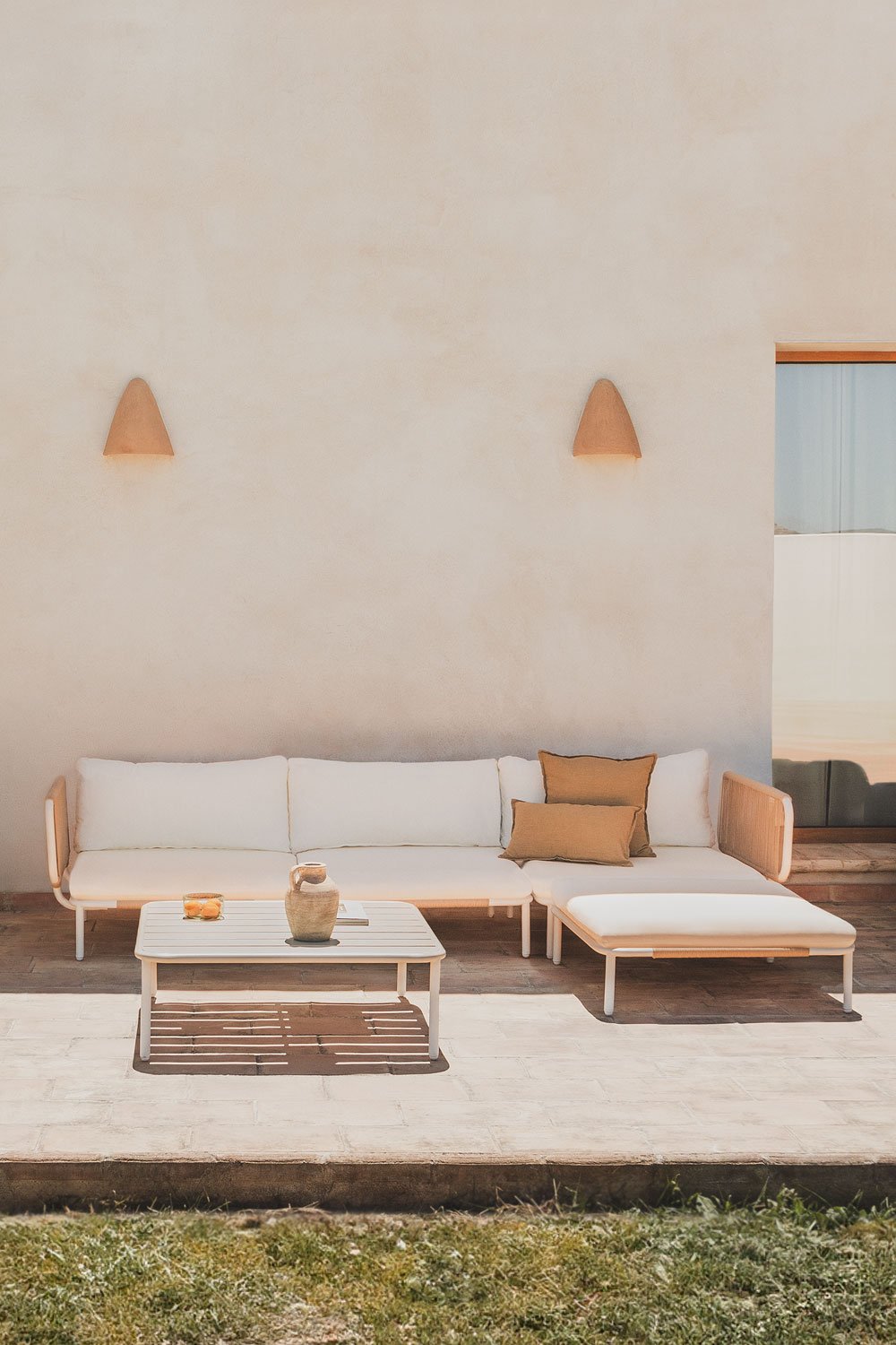Divano da giardino componibile in 3 pezzi con 2 poltrone angolari, pouf e tavolino Roubly