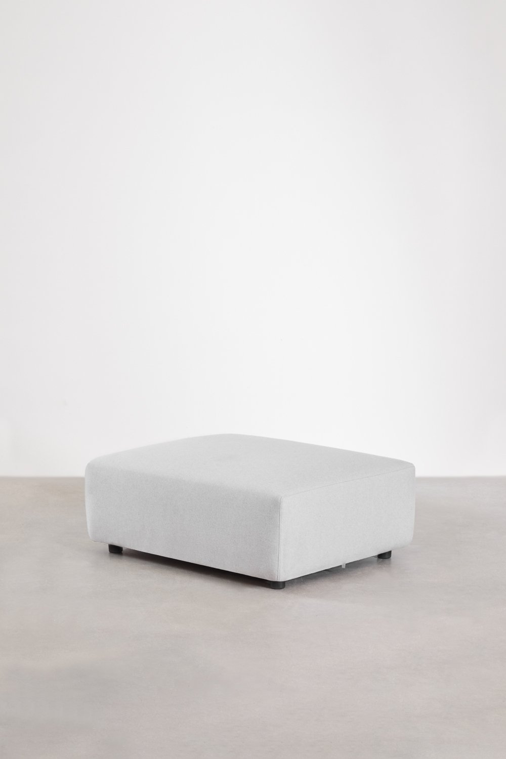 Divano modulare a 4 pezzi con bracciolo alto e pouf (â†”ï¸Ž480 cm) Bruna