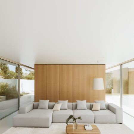 Sofà modulare con chaise longue sinistra a 4 pezzi (↔︎420 cm) con bracciolo alto Bruna